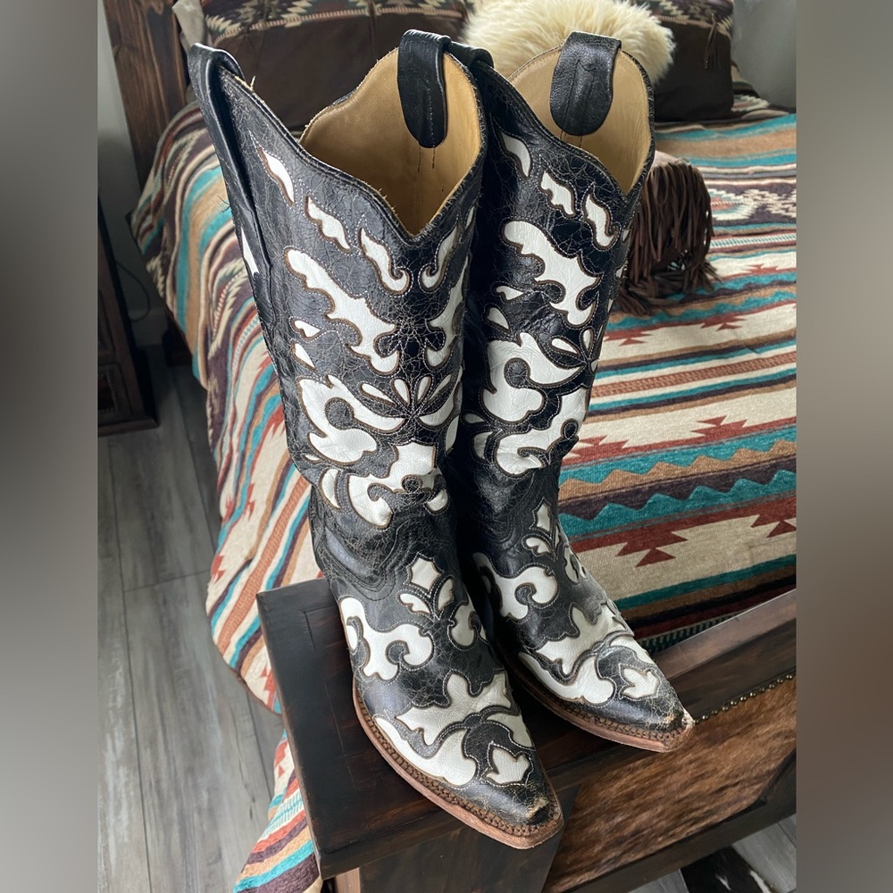Corral 8.5 cowgirl boots. Like new